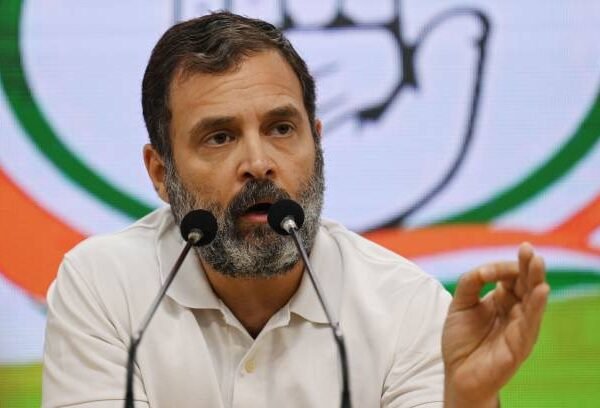 राहुल गांधींची पॅव्हेलियन मधील कॉमेंट्री
