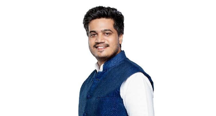 Rohit Pawar : रोहित पवारांचा सेल्फगोल