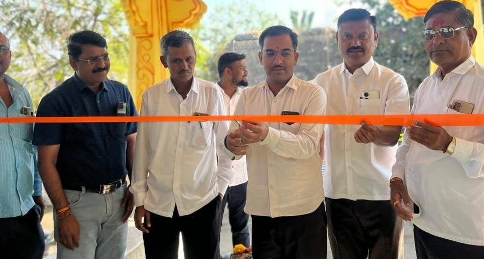 रक्तदान शिबिराचे उद्घाटन